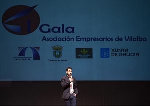 Tony García, presentando a Gala